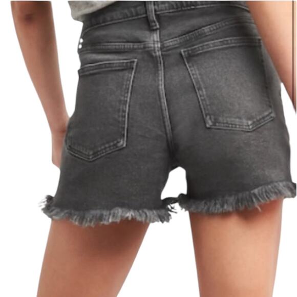 GAP Cheeky High Rise Midi Short Frayed Hem Button Fly Washed Black Size 27/4 R - Picture 2 of 10